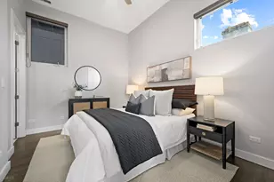1555 W Pearson St, Chicago, IL 60622 - Photo 18