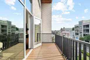 1555 W Pearson St, Chicago, IL 60622 - Photo 8