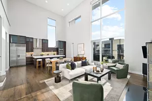 1555 W Pearson St, Chicago, IL 60622 - Photo 2