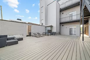 1555 W Pearson St, Chicago, IL 60622 - Photo 44