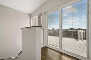 1555 W Pearson St, Chicago, IL 60622 - Photo 36