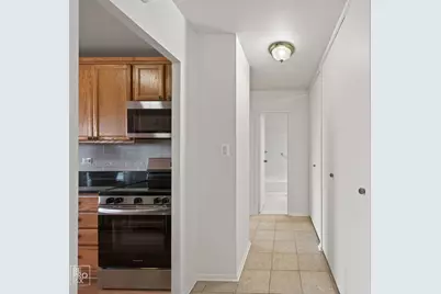 7141 N Kedzie Avenue #910, Chicago, IL 60645 - Photo 6