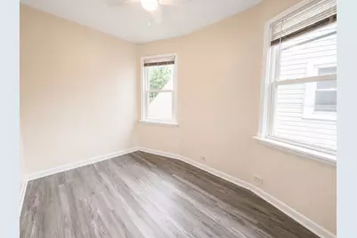 4857 W Berenice Avenue, Chicago, IL 60641 - Photo 18