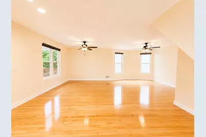 4857 W Berenice Avenue, Chicago, IL 60641 - Photo 4
