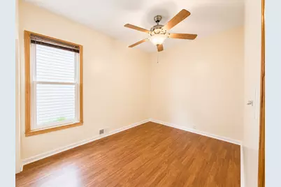 4857 W Berenice Avenue, Chicago, IL 60641 - Photo 12