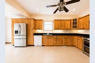 4857 W Berenice Avenue, Chicago, IL 60641 - Photo 8