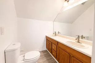 4857 W Berenice Ave, Chicago, IL 60641 - Photo 16