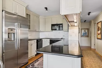2626 N Lakeview Avenue #302, Chicago, IL 60614 - Photo 6