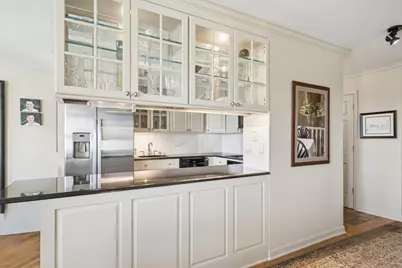 2626 N Lakeview Avenue #302, Chicago, IL 60614 - Photo 8