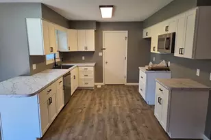 505 W 10th St, Rock Falls, IL 61071 - Photo 2