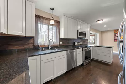 5818 Ridgewood Drive, Western Springs, IL 60558 - Photo 2