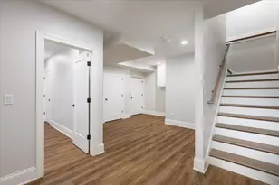 924 E Chicago Ave, Naperville, IL 60540 - Photo 54