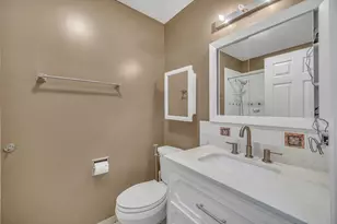 256 E Fox Hill Dr, Buffalo Grove, IL 60089 - Photo 24