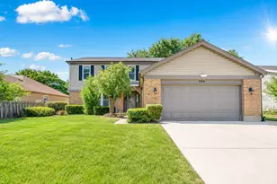 256 E Fox Hill Dr, Buffalo Grove, IL 60089 - Photo 1