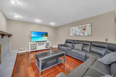 256 E Fox Hill Drive, Buffalo Grove, IL 60089 - Photo 14