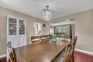 256 E Fox Hill Dr, Buffalo Grove, IL 60089 - Photo 8