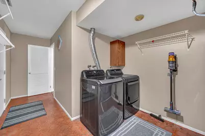256 E Fox Hill Drive, Buffalo Grove, IL 60089 - Photo 18