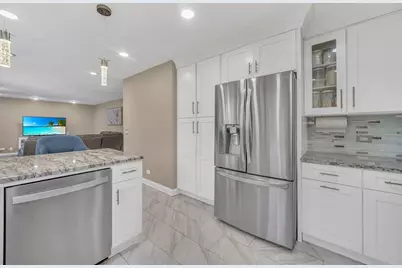 256 E Fox Hill Drive, Buffalo Grove, IL 60089 - Photo 12
