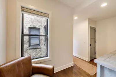 2136 W Waveland Avenue, Chicago, IL 60618 - Photo 24