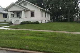 1104 N Jefferson St, Harvard, IL 60033 - Photo 2