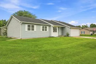 482 Pinewood Dr, North Aurora, IL 60542 - Photo 28