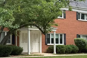 1205 Chanticleer Ln, Hinsdale, IL 60521 - Photo 2