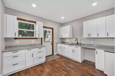 558 S 3rd Street, Rochelle, IL 61068 - Photo 10