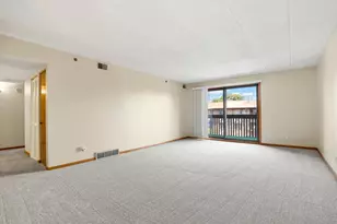 10420 Circle Dr, Oak Lawn, IL 60453 - Photo 2