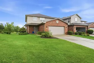 19830 Mulroy Cir, Tinley Park, IL 60487 - Photo 2