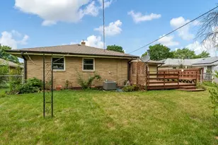 6225 Brown's Pkwy, Loves Park, IL 61111 - Photo 38