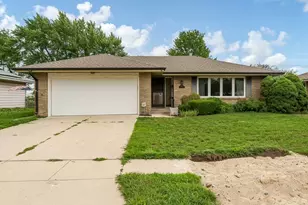 6225 Brown's Pkwy, Loves Park, IL 61111 - Photo 2