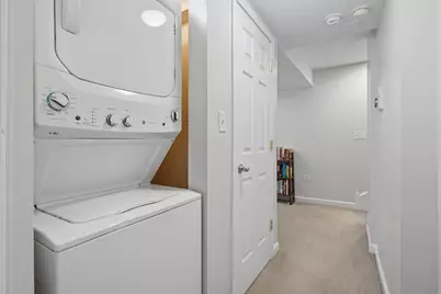 2924 W Berteau Avenue #1, Chicago, IL 60618 - Photo 12