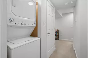 2924 W Berteau Ave, Chicago, IL 60618 - Photo 12