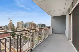 330 W Grand Ave, Chicago, IL 60654 - Photo 16