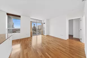 330 W Grand Ave, Chicago, IL 60654 - Photo 6