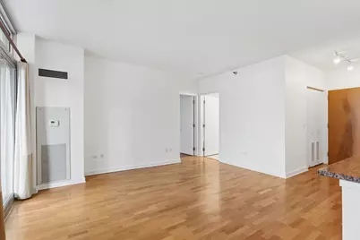 330 W Grand Avenue #1403, Chicago, IL 60654 - Photo 4