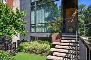 2029 N Hoyne Ave, Chicago, IL 60647 - Photo 2