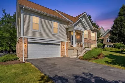 5560 Cambridge Way, Hanover Park, IL 60133 - Photo 1