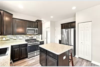 503 Sutton Street, Yorkville, IL 60560 - Photo 10