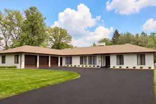 23378 N Apple Hill Ln, Lincolnshire, IL 60069 - Photo 1