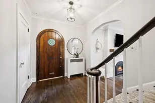 2019 Beechwood Ave, Wilmette, IL 60091 - Photo 2