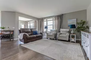 7 Melrose Pl, Hawthorn Woods, IL 60047 - Photo 6
