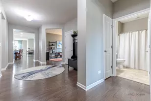 7 Melrose Pl, Hawthorn Woods, IL 60047 - Photo 4