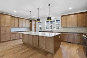 8367 Mulberry Ave, Morton Grove, IL 60053 - Photo 6
