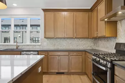 8367 Mulberry Avenue, Morton Grove, IL 60053 - Photo 14