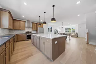 8367 Mulberry Ave, Morton Grove, IL 60053 - Photo 12