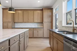 8367 Mulberry Ave, Morton Grove, IL 60053 - Photo 10