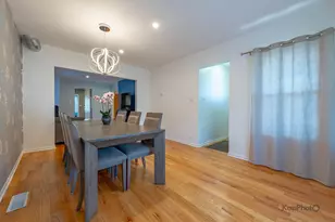 3743 N Kimball St, Chicago, IL 60618 - Photo 8