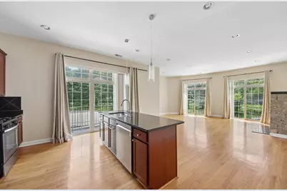 6425 W Touhy Avenue #2C, Chicago, IL 60646 - Photo 8
