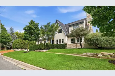 705 W Chestnut Street, Hinsdale, IL 60521 - Photo 2